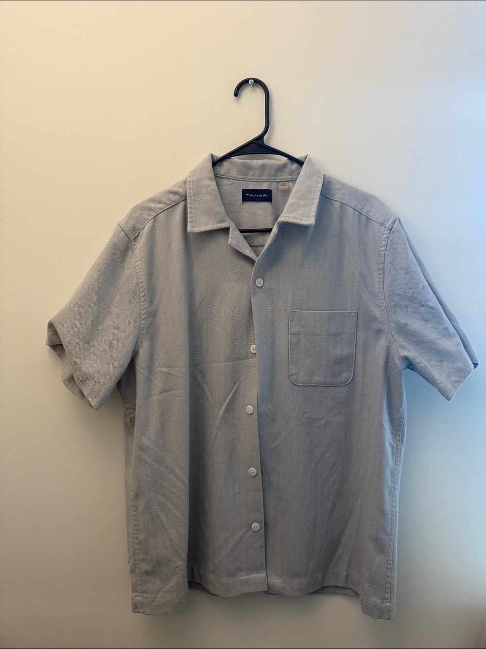 Tahari Light Gray Short-Sleeve Button-Down Camp Shirt